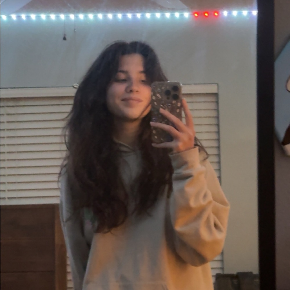 Meet your Posher, Chloe